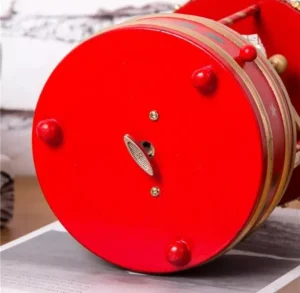 Carrusel Musical Navideño de Madera Rojo y Dorado - imagen 4